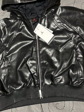 NIKE JORDAN FLIGTH FAUX LEATHER FULL ZIP. JACKET HOODIE BLACK SIZE L WOMEN $190.